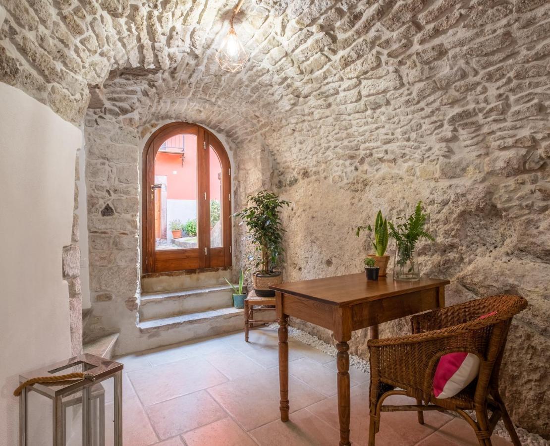 Dimora Sant'Ignazio Guest House Bosa Buitenkant foto