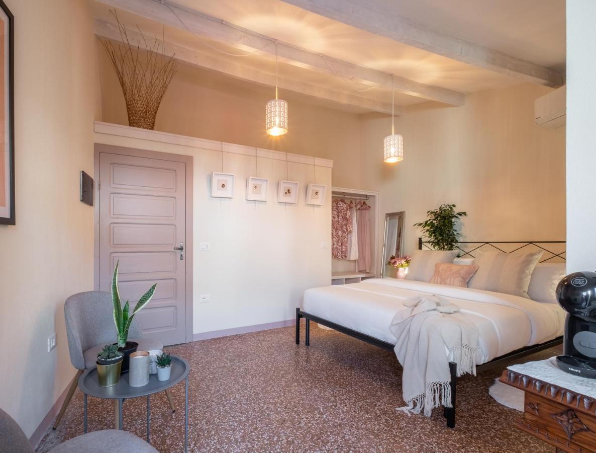 Dimora Sant'Ignazio Guest House Bosa Buitenkant foto